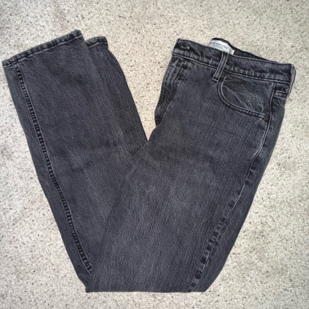 Abercrombie & Fitch Women's Ultra High Rise 90’s Straight Leg Jeans - Picture 3 of 5